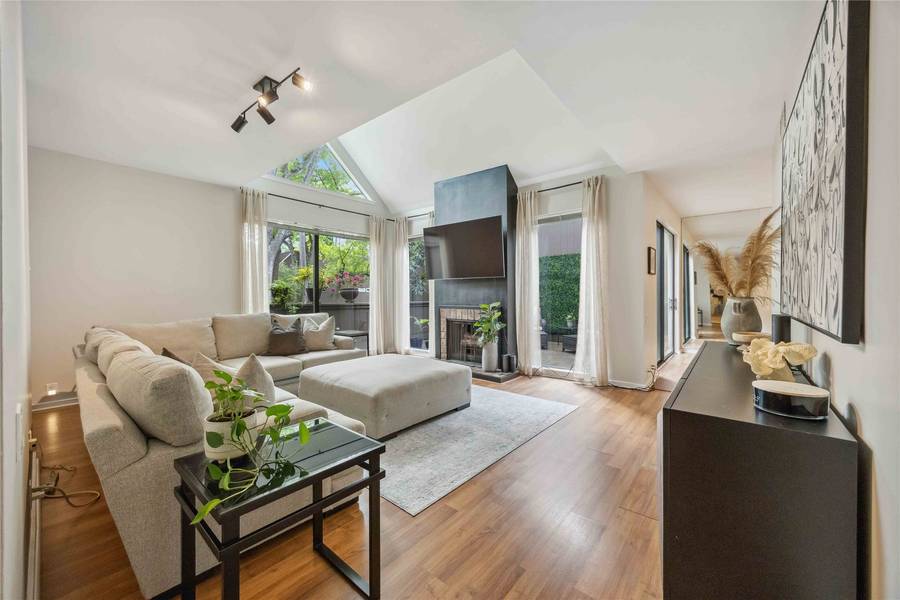 3 Litchfield LN #220, Houston, TX 77024