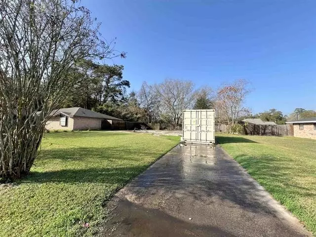320 Hebert ST, Vidor, TX 77662