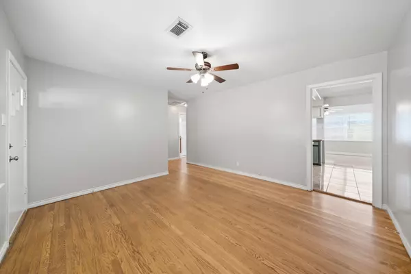 Houston, TX 77007,2527 Roy CIR