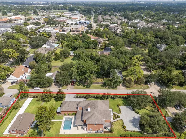 Houston, TX 77055,9206 Westview DR