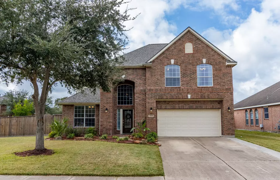 2225 Mangrove Bend DR, League City, TX 77573