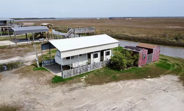 1476 Mabry ST, Gilchrist, TX 77617