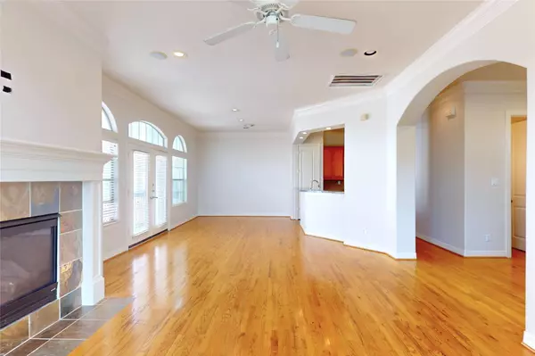 Houston, TX 77007,5914 Center ST