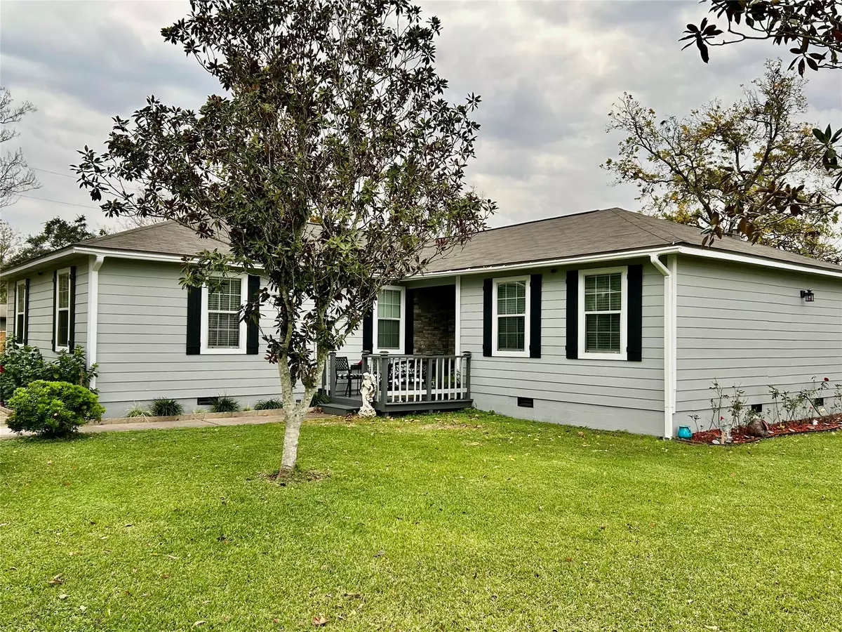 Angleton, TX 77515,1128 N Chenango ST