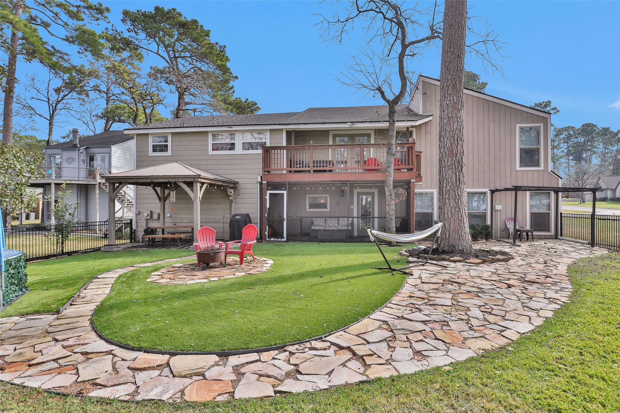 15211 Jamaica DR,  Willis,  TX 77318