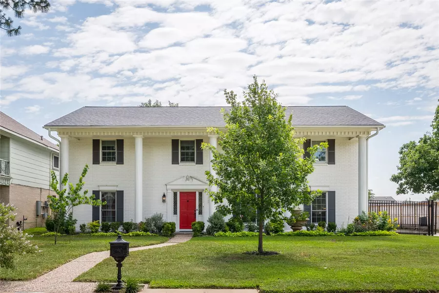 2802 Bernadette LN, Houston, TX 77043