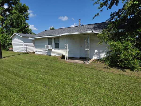 754 Yaupon Cove DR, Onalaska, TX 77360