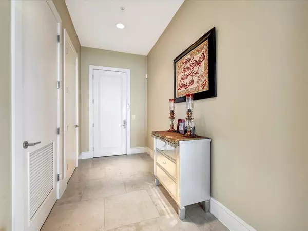 Seabrook, TX 77586,4821 Nasa Pkwy #21W