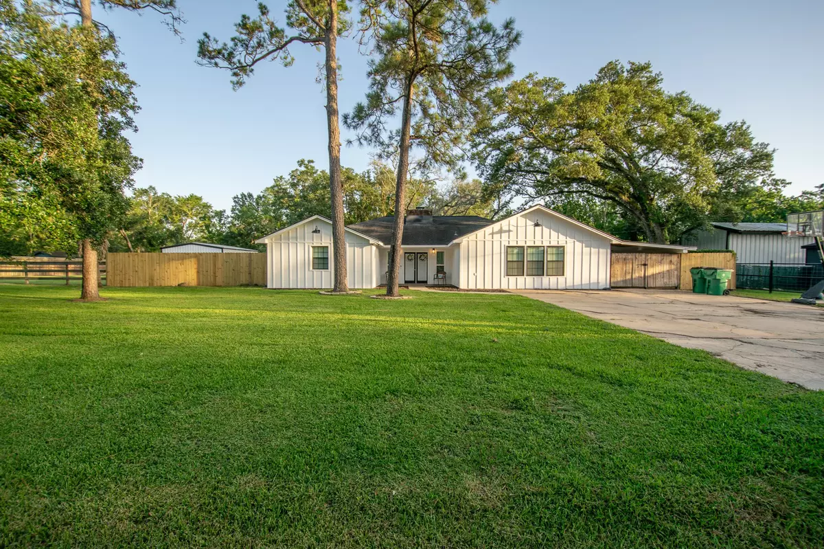 Alvin, TX 77511,106 County Road 904