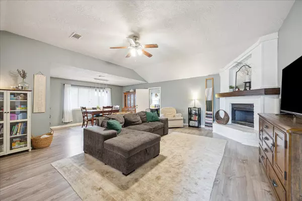 2435 Creek Meadow DR, Houston, TX 77084