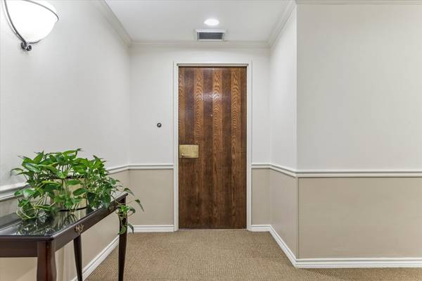 651 Bering DR #1705, Houston, TX 77057