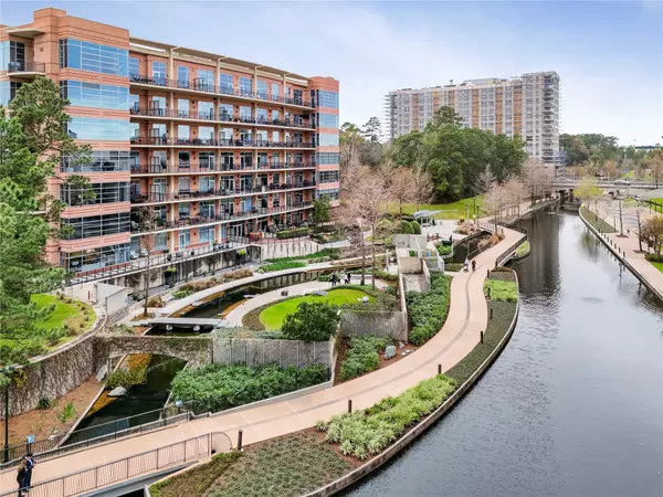 3 Waterway CT #2B, The Woodlands, TX 77380