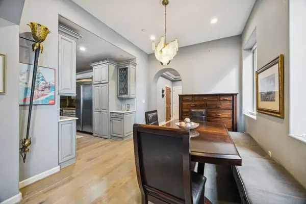 Houston, TX 77002,914 Main ST #1204