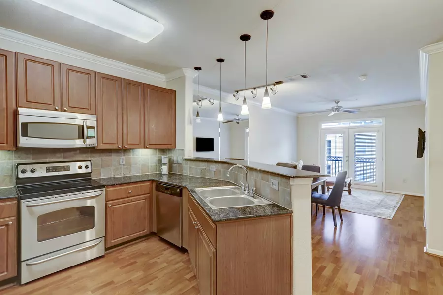 1711 Old Spanish TRL #410, Houston, TX 77054