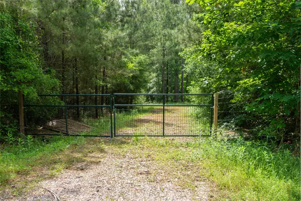 Cleveland, TX 77327,204 County Road 2145