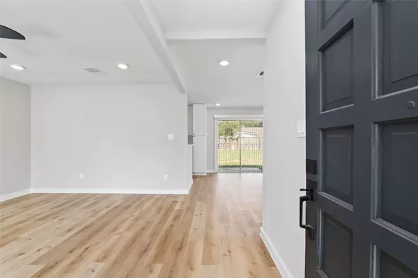 Houston, TX 77040,7706 Deadwood DR