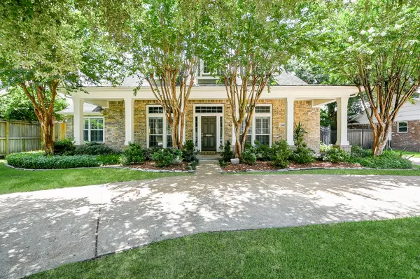 2442 Chimney Rock RD, Houston, TX 77056