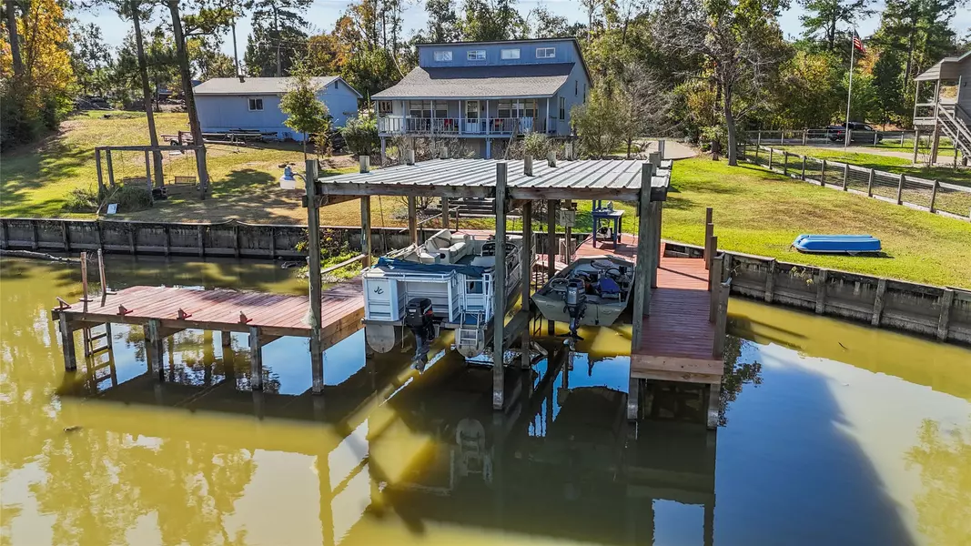 1161 Creeklake DR, Onalaska, TX 77360