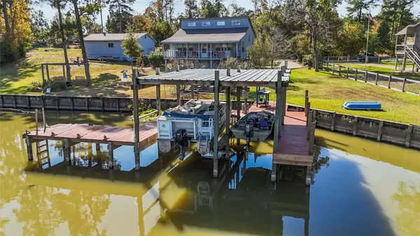 1161 Creeklake DR, Onalaska, TX 77360