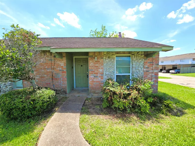 6939 Chasewood DR, Houston, TX 77489