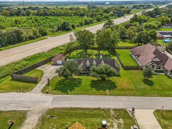 Friendswood, TX 77546,105 Canal DR