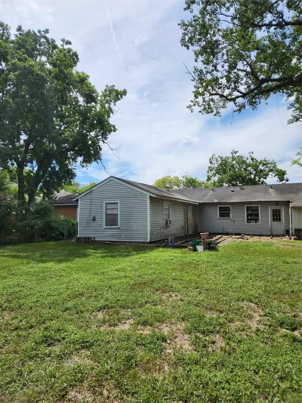 Angleton, TX 77515,517 Farrer ST