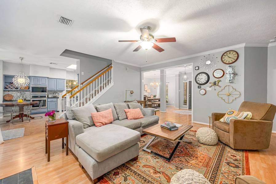 6 Heathstone PL, The Woodlands, TX 77381