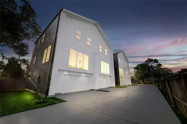 2550 Walcott LN, Houston, TX 77088