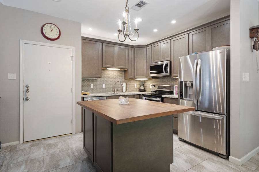 2100 Tanglewilde ST #282, Houston, TX 77063