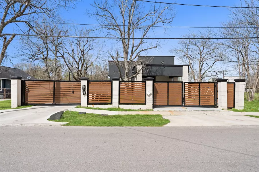 4929 Wilmington St A/B ST, Houston, TX 77033