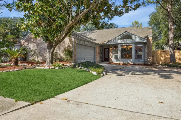 11414 OVERBROOK LN, Houston, TX 77077