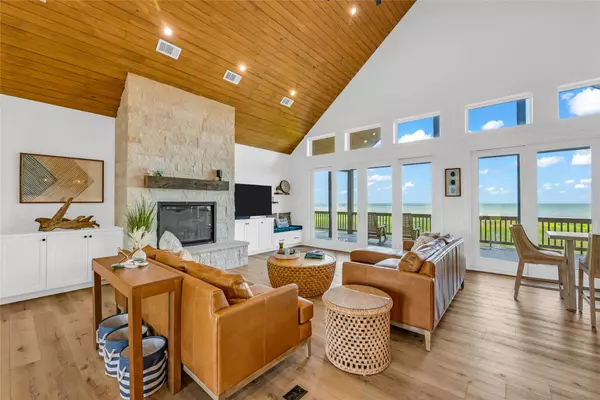 Crystal Beach, TX 77650,366 Atkinson ST