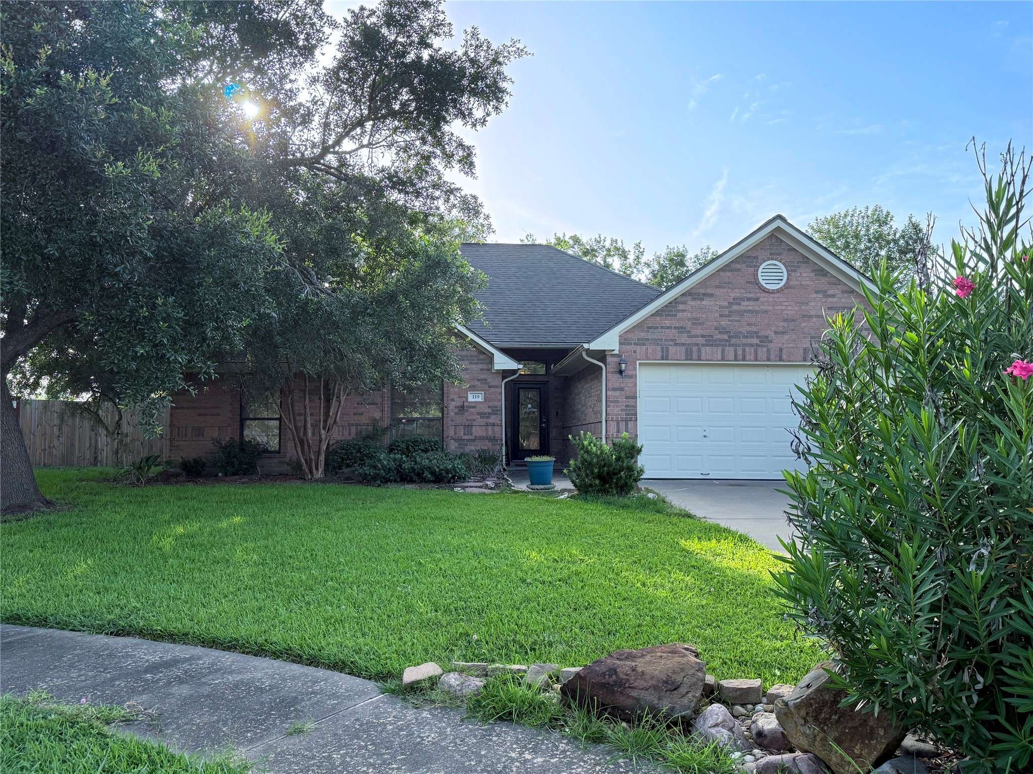 119 Dove TRL, Richwood, TX 77531