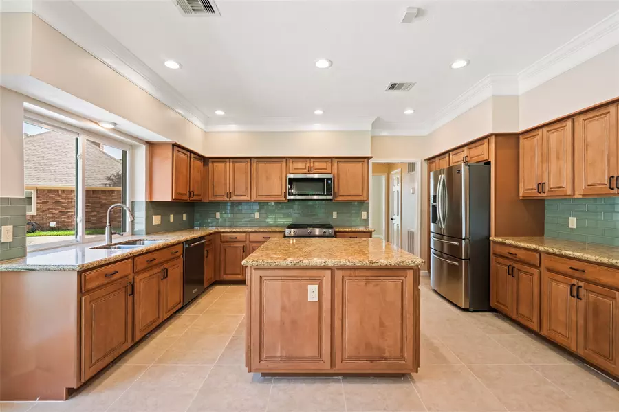 2123 Riverside DR, League City, TX 77573