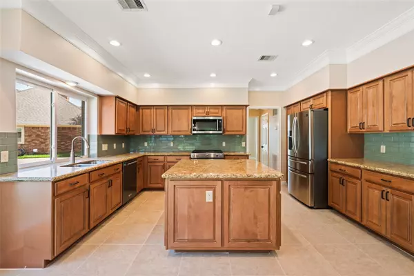 2123 Riverside DR, League City, TX 77573