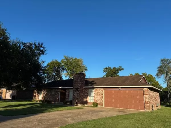 Lake Jackson, TX 77566,210 Larkspur ST