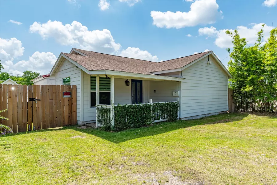 719 Shaver ST, Pasadena, TX 77506