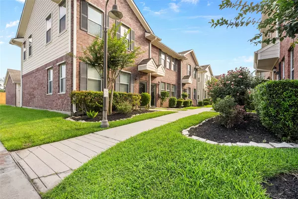 2237 Kemah Village DR,  Kemah,  TX 77565