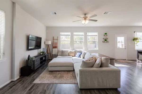 Houston, TX 77045,2915 Palm Oaks TRL