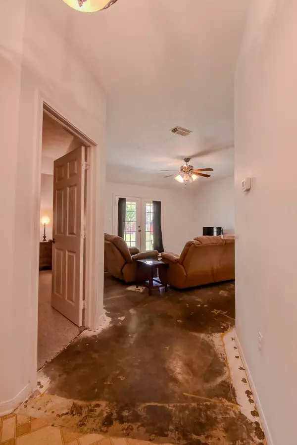 Angleton, TX 77515,1144 Thomas DR