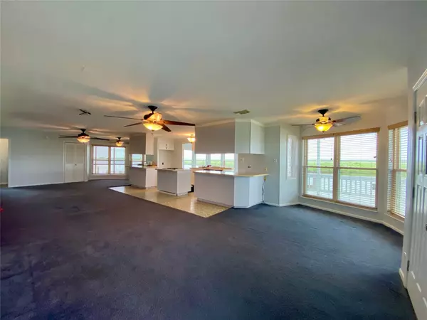 Freeport, TX 77541,102 Redfish DR