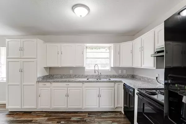 Liberty, TX 77575,208 Johnson ST