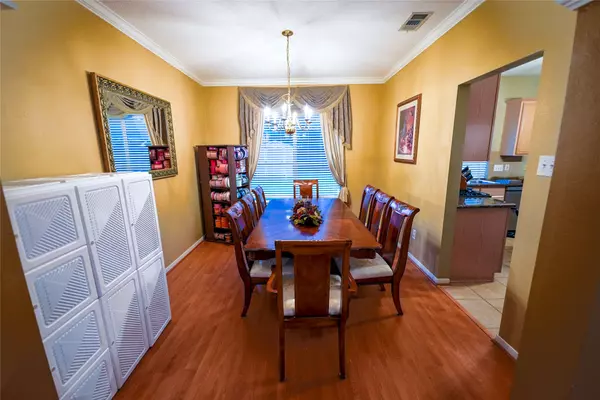 Pasadena, TX 77505,6019 Spanish Oak DR