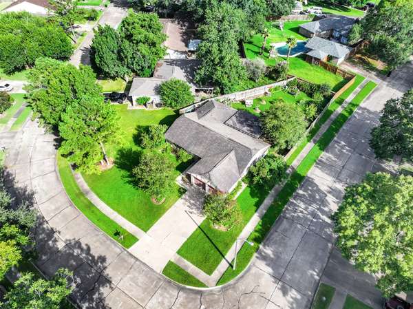 16402 Paint Rock RD, Friendswood, TX 77546