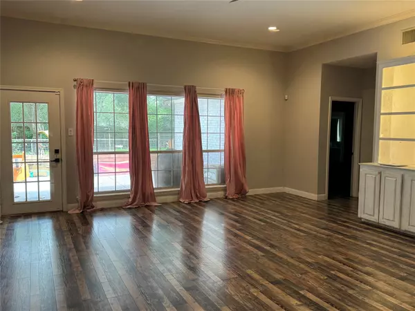 Houston, TX 77080,9010 Carousel LN