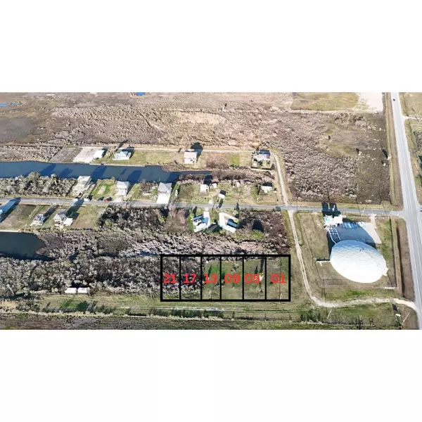 Crystal Beach, TX 77650,1117 Guppy