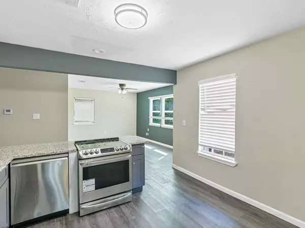 Houston, TX 77051,4521 Stassen ST