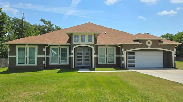 807 Steele RD #A, Highlands, TX 77562