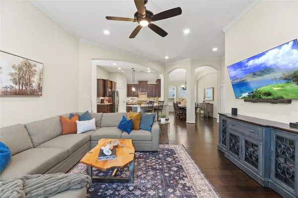 8826 E Coral Honeysuckle LOOP, Cypress, TX 77433