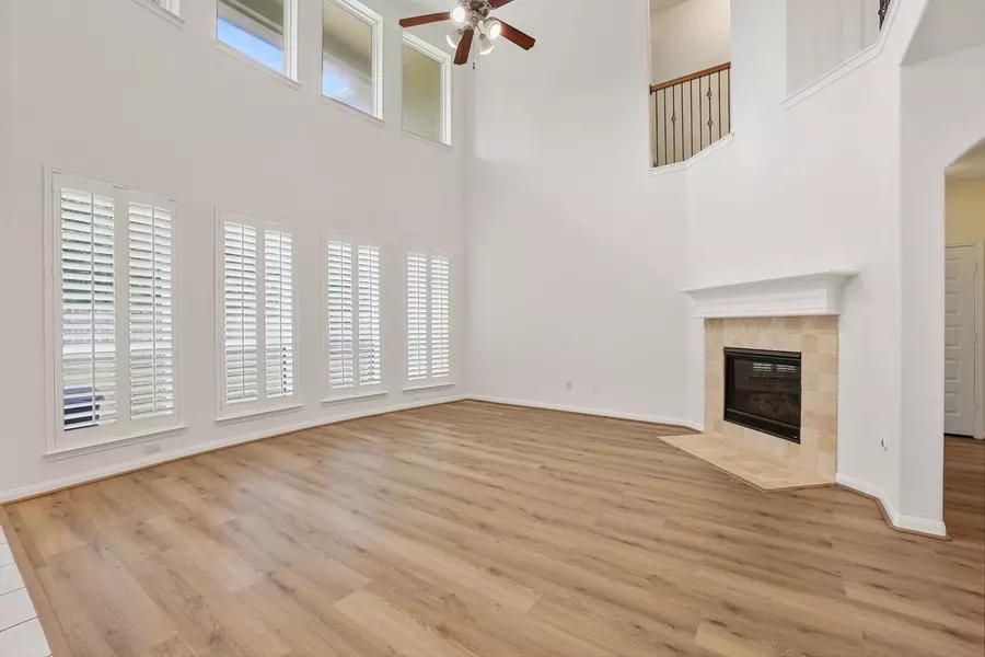 5422 Belle Manor LN, Sugar Land, TX 77479